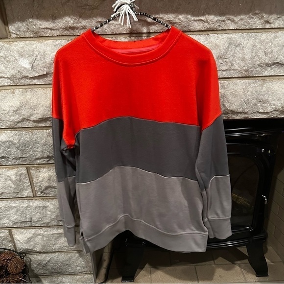 Women’s Colorblock Sweatshirt - Red and Gray size medium - Picture 1 of 4